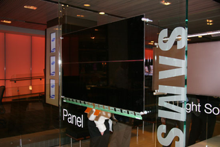 Illustration for article titled Dissected Samsung LCD Panel Bares It All